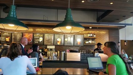 Gobernador va a por café y da con la ira de ciudadana indignada