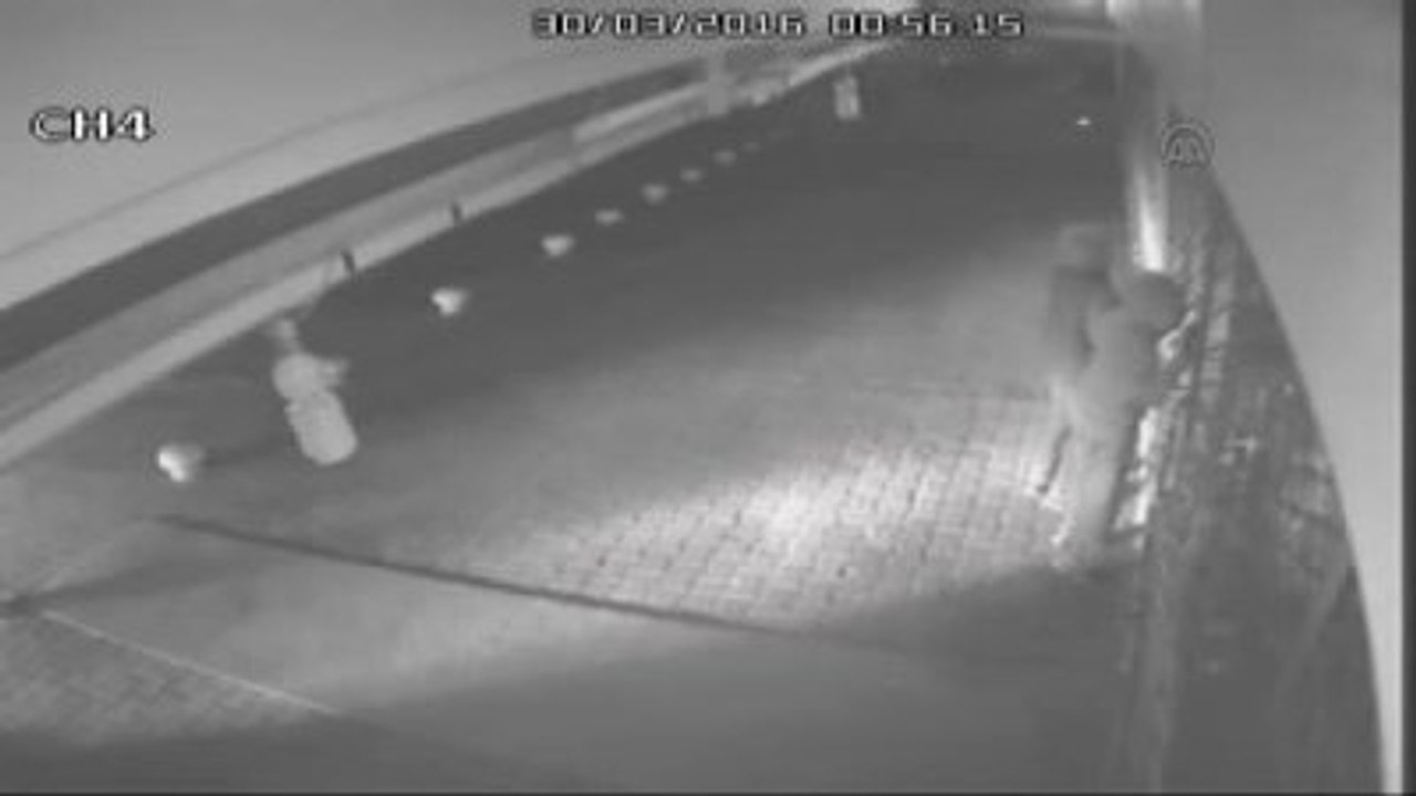 Hırsızlar, Apartman Sakinleri Tarafından Farkedilince