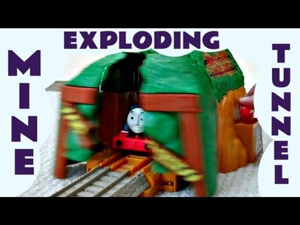 Trackmaster Thomas & Friends BUST-THROUGH MINE TUNNEL Kids Toy Train ...