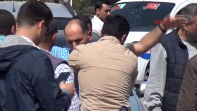 Adana Uyuşturucu Şüphelisi Polis Aracına Çarpınca Yakalandı