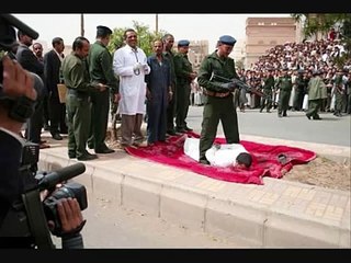 bache kay samne sar qalam kar diya