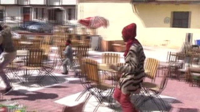 Bir Mülteci Aileye de Sen Sahip Çık