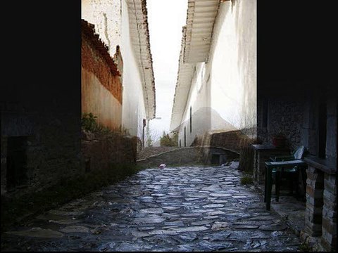 MULA DE TRES PATAS - POEMA DE VERANO BRISAS