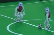 Des robots qui jouent au foot, c'est la RoboCup Soccer