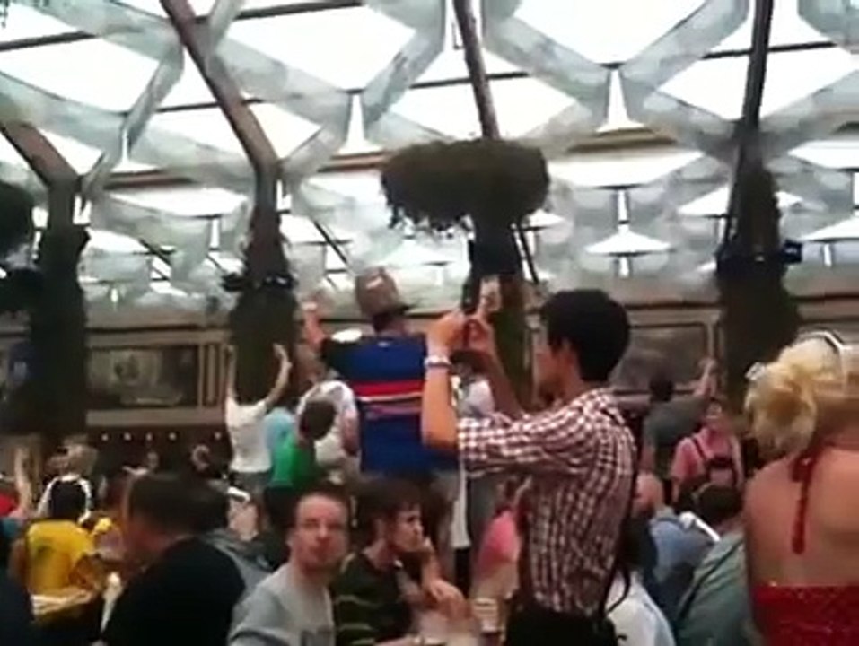 Oh oh oh oh oh oooh oooooh!!