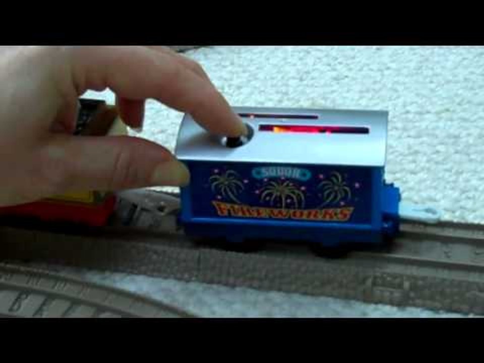 Trackmaster Pop-Up SODOR FIREWORKS CAR TRUCK Thomas The Tank Engine & Molly Kids Toy Train Set