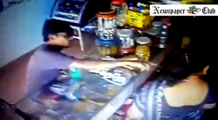 Chain Snatching In Bakery Shop