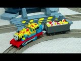 Thomas Tank Trackmaster PAINT SPLATTERED THOMAS MAKES A MESS Kids Toy Train set Thomas And Friends