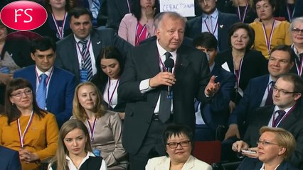 Путину пришлось переводить немецкого гостя на форуме