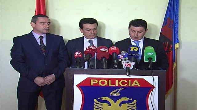 Sekuestrohen 19 automjete luksoze, 11 të arrestuar - Top Channel Albania - News - Lajme