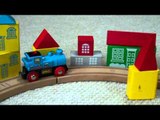 Wooden Battery Trains on a  Thomas The Tank Engine large wooden train track Kids Toy Train Set