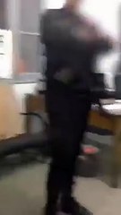 فضيحة مدوية أوه يا  تونس قاضي في حالة سكر يتهجم اعوان الامن اثناء ايقافه بحديقة الحيونات البلفيدار