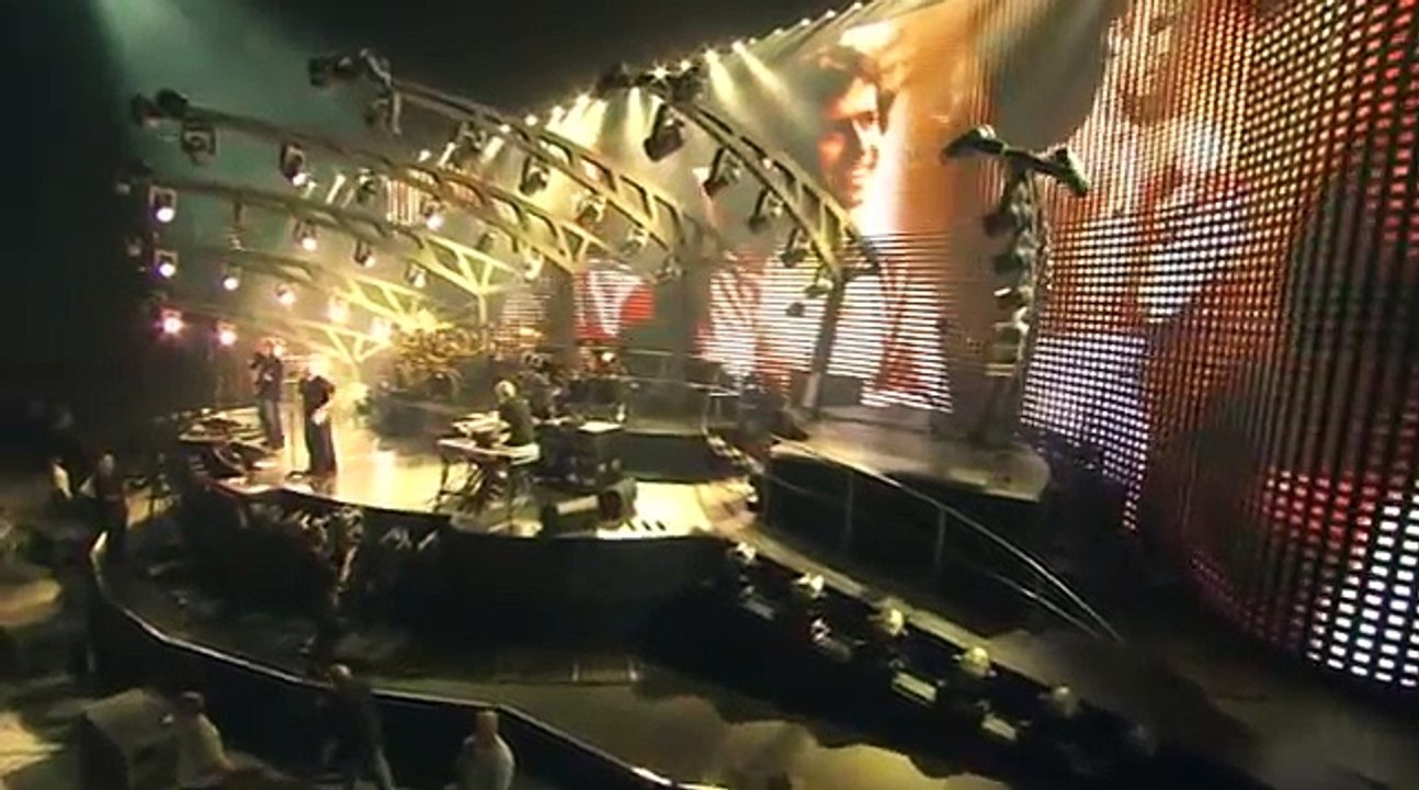 genesis - 2007 turn it on again live concert cinema show 27