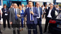 Il presidente del Consiglio Matteo Renzi saluta i ricercatori FBK a Trento