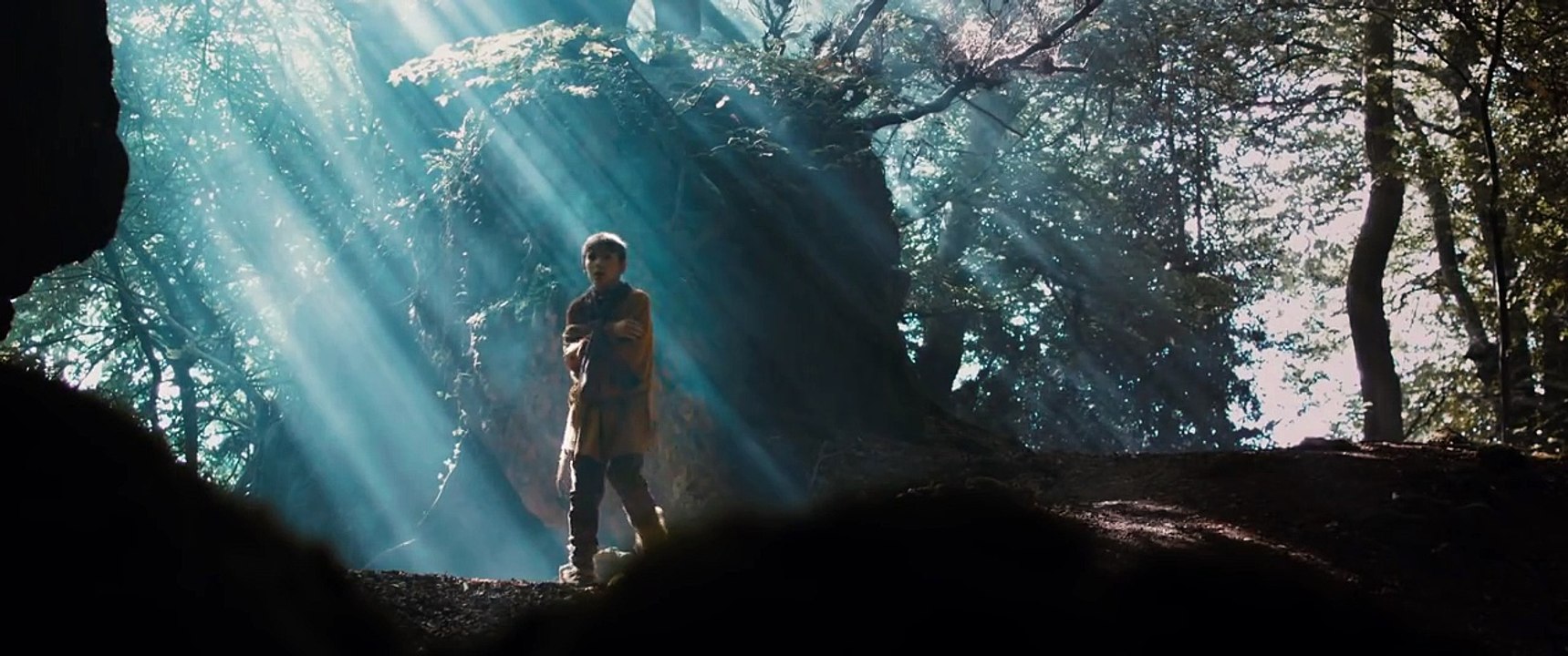 Arthur & Merlin (Official Trailer)