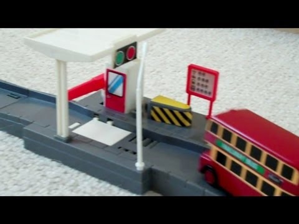 Tomy Toll Booth Thomas The Tank Engine with Bulgy Kids Toy Train Set Thomas The Tank Engine