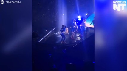 Justin Bieber Falls At Concert In Kansas City