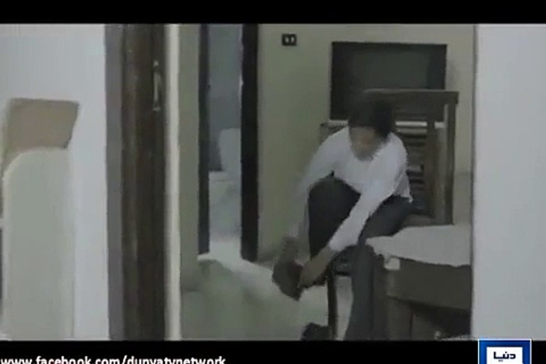 Bara Dushman Bana Phirta hy jo Bachun sy Larta hy - Video Dailymotion