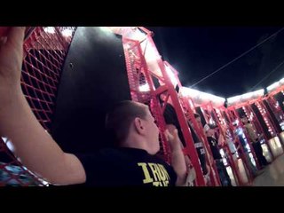 Video herunterladen: Dad and Son Enjoy Day at the Fair