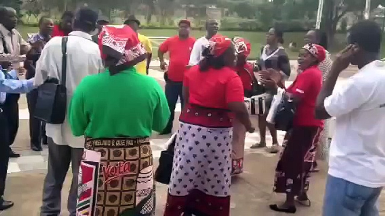 A FRELIMO CANTA