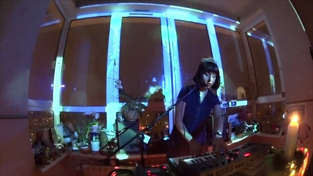 шура странная женщина. шура транзитный пассажир суперстар смотреть. шура певец наряды. шура медведев 90е. шура сиеста.