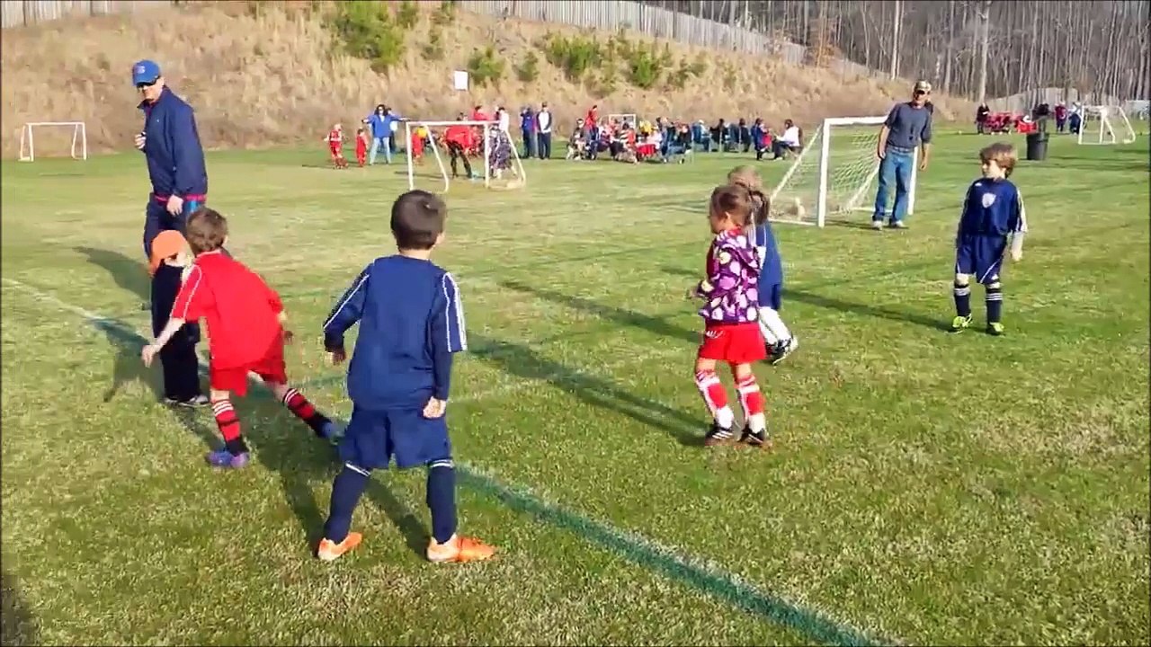 Un petit calin et hop, on se remet dans le match. Gamin adorable