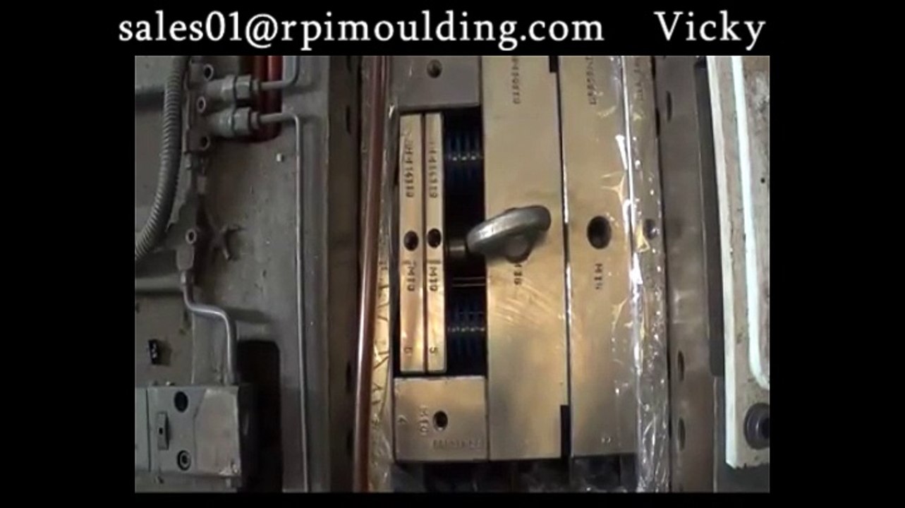 China plastic injection molding company for custom molded parts