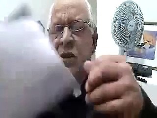 Padre não casa noiva sem calcinha e depilada