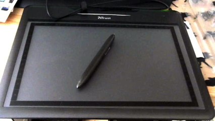 Trust 16529 slimline widescreen graphics tablet: box contents