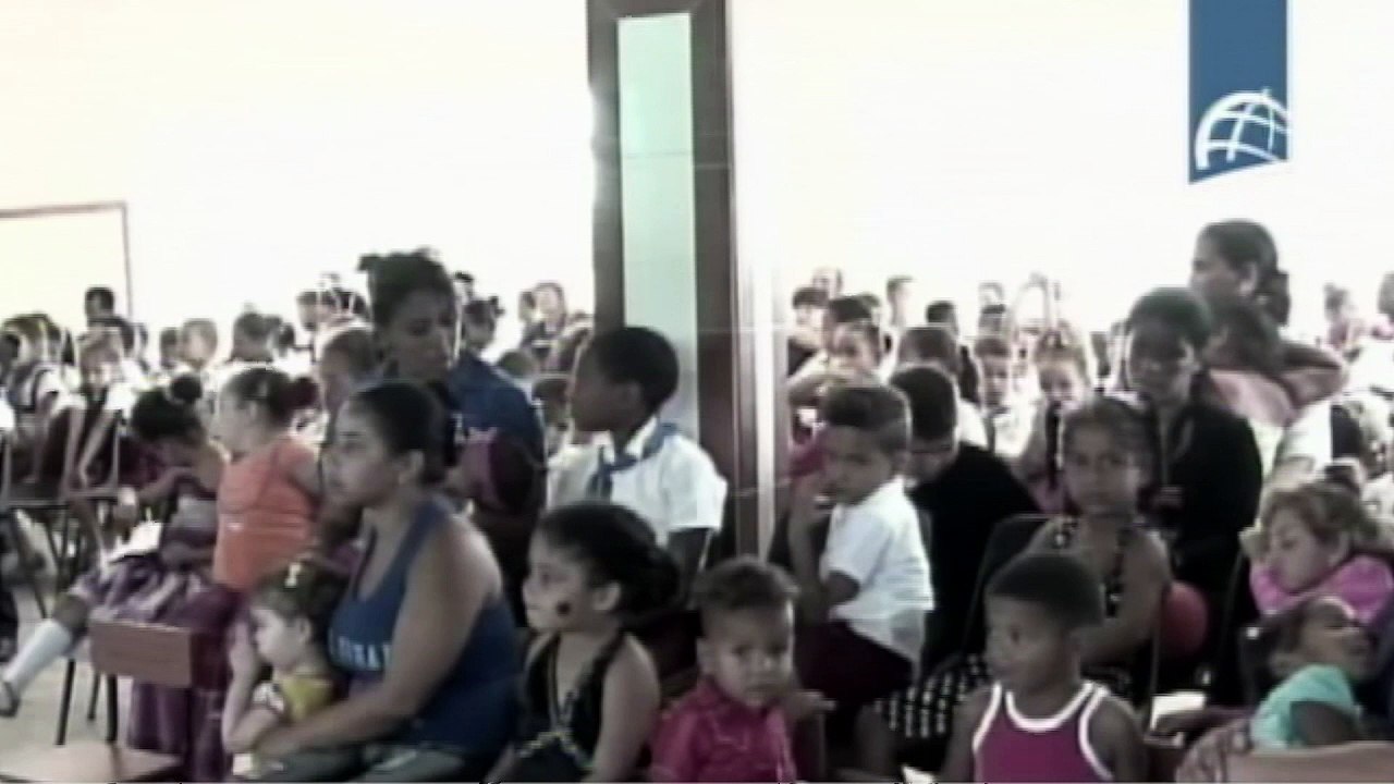 Fidel reaparece em ato público depois de nove meses