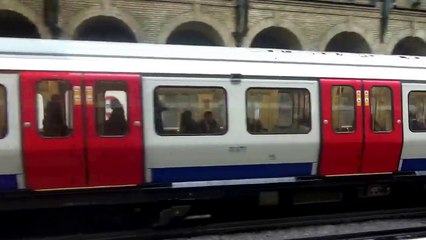 British Trainspotting - Yet another District Line S"7" Stock Arriving at Notting Hill gate