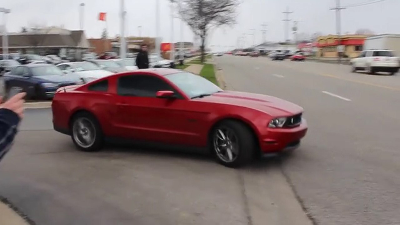 Il pensait que faire le malin avec sa voiture était une bonne idée..
