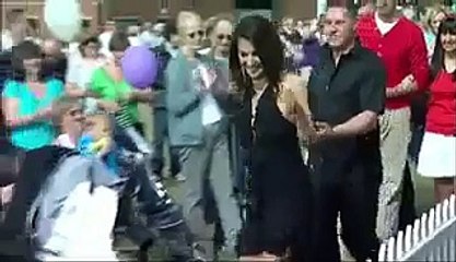 Pakistani Anchor Reham Khan dancing in UK AAJ WITH REHAM KHAN, AAJ NEWS, AAJ TV,BBC