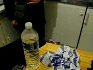 le tout premier pipi de billig dans mon appart :)