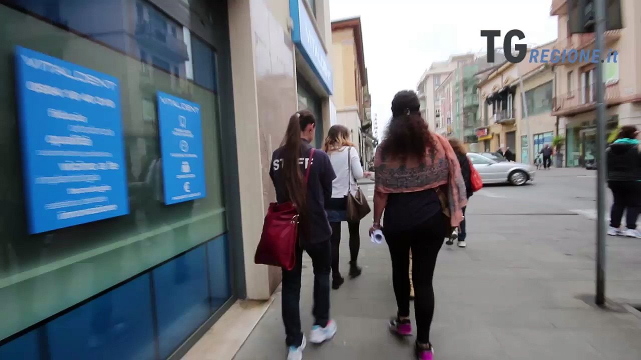 Tgregione.it I dipendenti della piscina di viareggio cercano di incontrare gli assessori senza esito