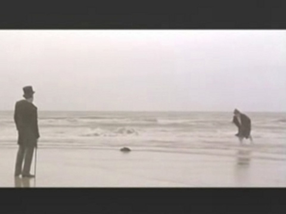 Arthur and Paul make it to the sea