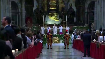 Pope Francis offers hope to divorced Catholics, says no to gay marriage