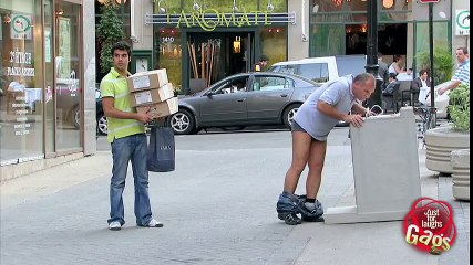 Man Loses Pants Prank