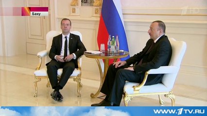 Дмитрий Медведев посетил Армению и  Азербайджан для обсуждения нагорно-карабахского вопроса.