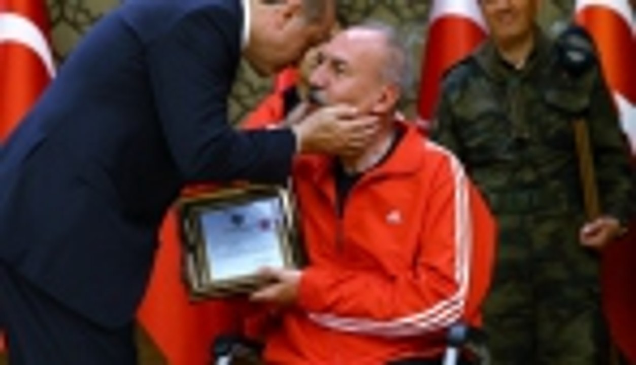 Törende duygu dolu anlar