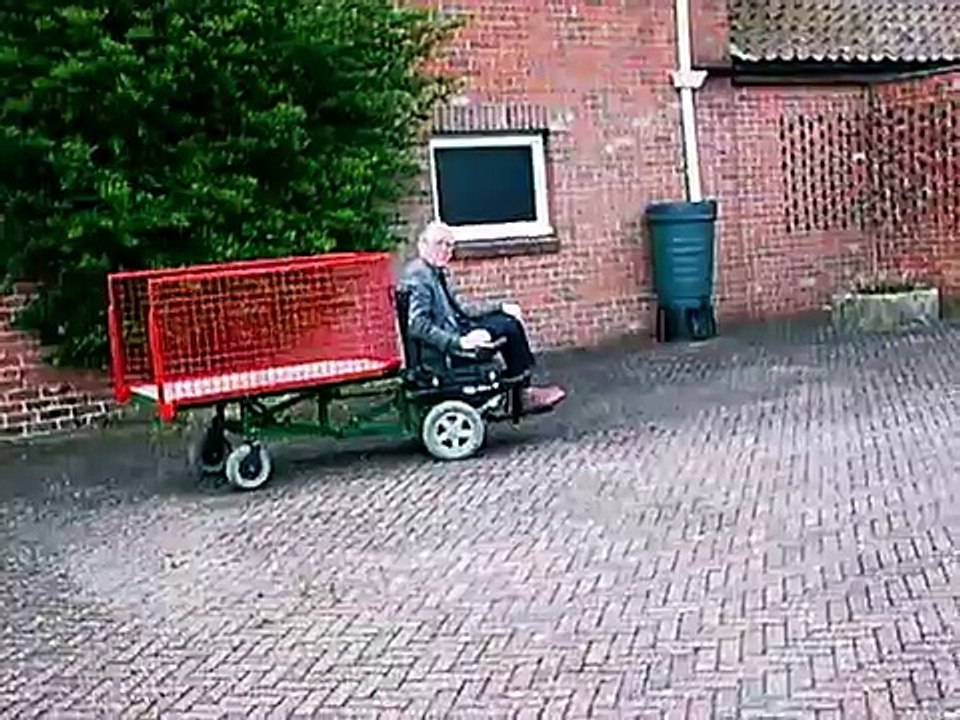 Electric Garden Dumper.wmv