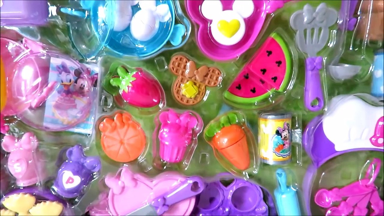 Minnie Mouse bowtastic kitchen accessory set velcro cutting fruit vegetables bread waffle toy eggs