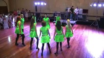 Groom surprises wedding guests with awesome dance