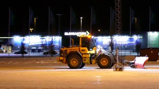 Snowclearing with a Siljum 5000 plow on a Volvo L70F