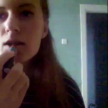 Как увеличить губы в домашних условиях.