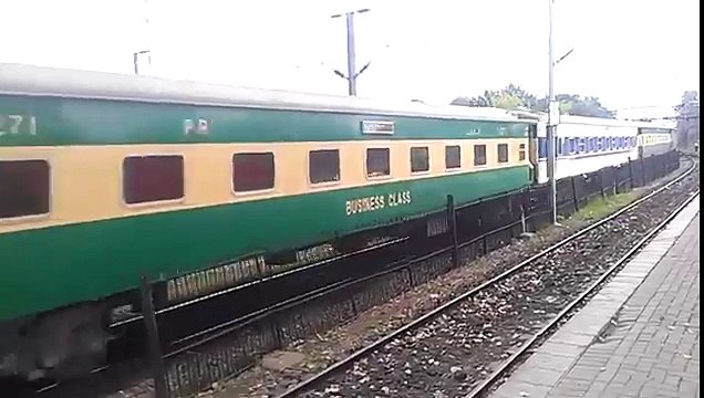 Pakistan Railway 15 Up Karachi Express Arriving lahore Junction Railway Station