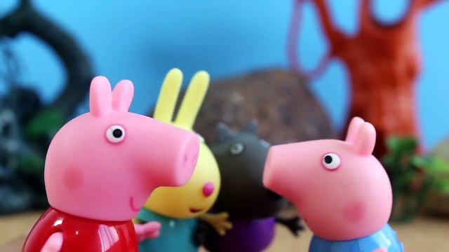 PEPPA PIG GEORGE COM MEDO DA ARANHA E JACARÉ GIGANTE ASSUSTADOR PEPPA PORTUGUES