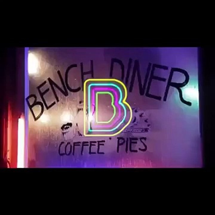 Julia Barretto Bench Commercial