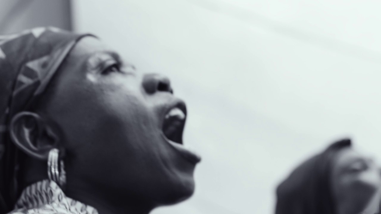 MAJOR LAZER ft. NYLA & FUSE ODG - LIGHT IT UP