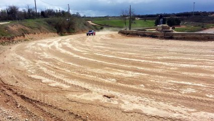 Premier tour de piste de Philippe Croizon à Rouillé Saint Sauvant